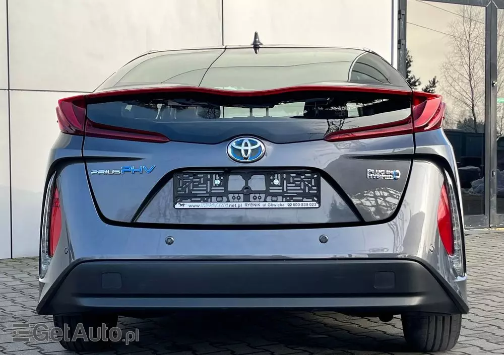 TOYOTA Prius Plug-in 1.8 Hybrid Prestige