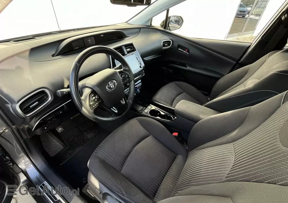 TOYOTA Prius Plug-in 1.8 Hybrid Prestige