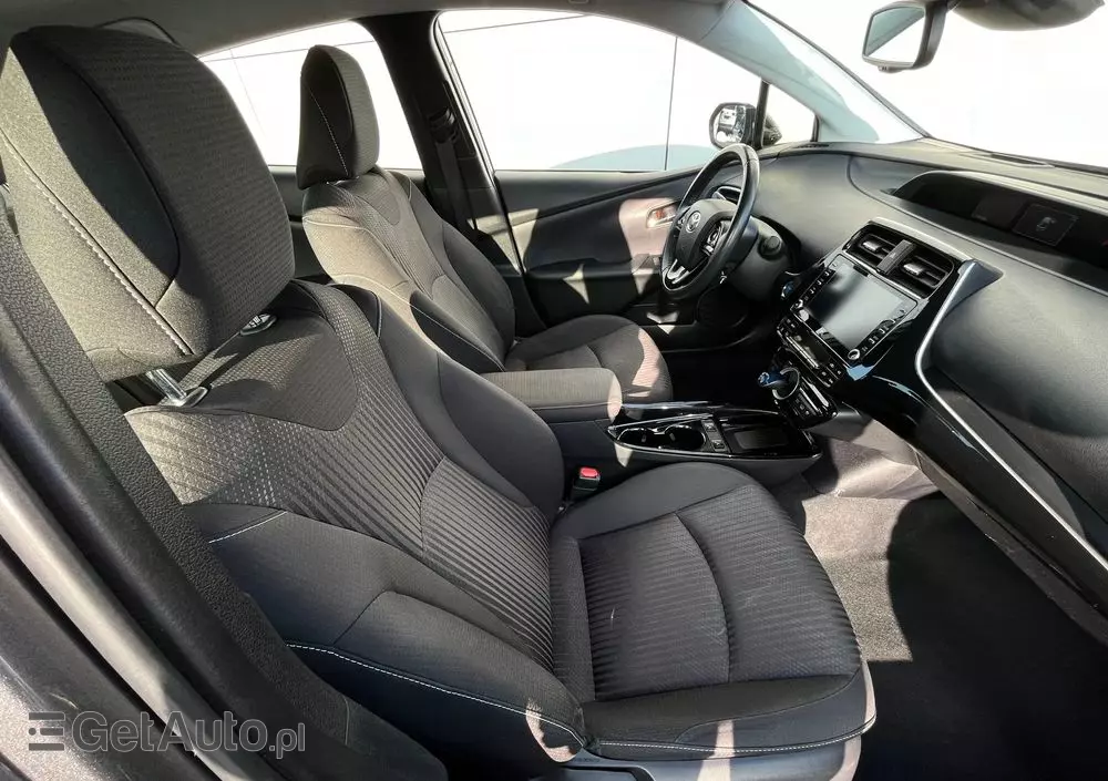 TOYOTA Prius Plug-in 1.8 Hybrid Prestige