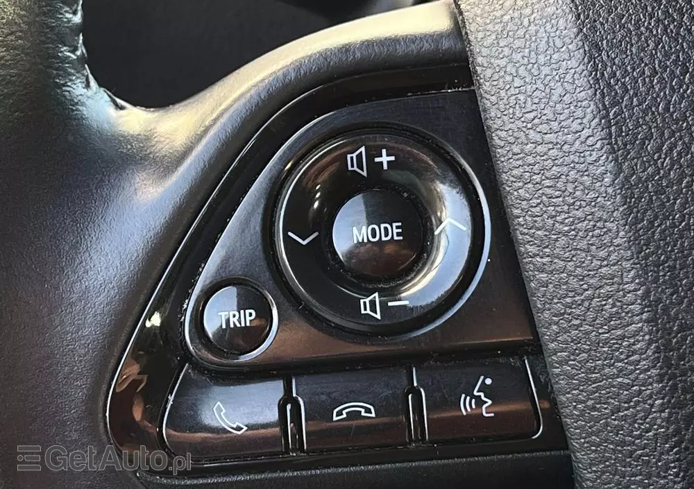 TOYOTA Prius Plug-in 1.8 Hybrid Prestige