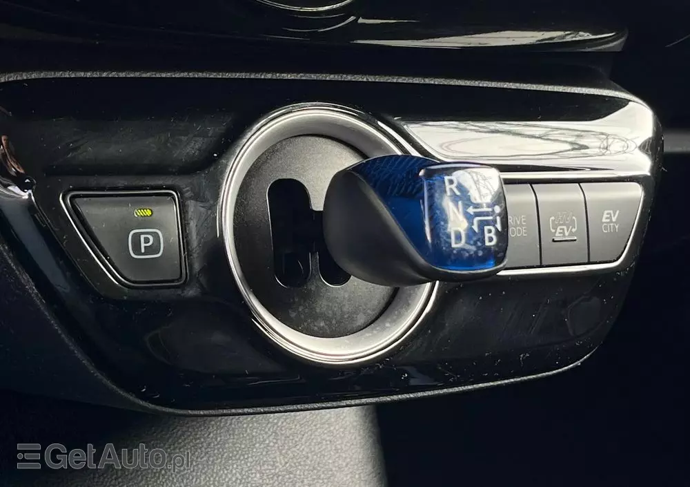 TOYOTA Prius Plug-in 1.8 Hybrid Prestige