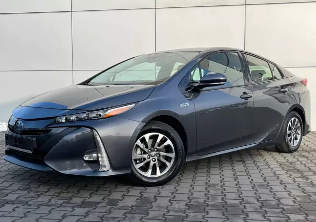 TOYOTA Prius Plug-in 1.8 Hybrid Prestige