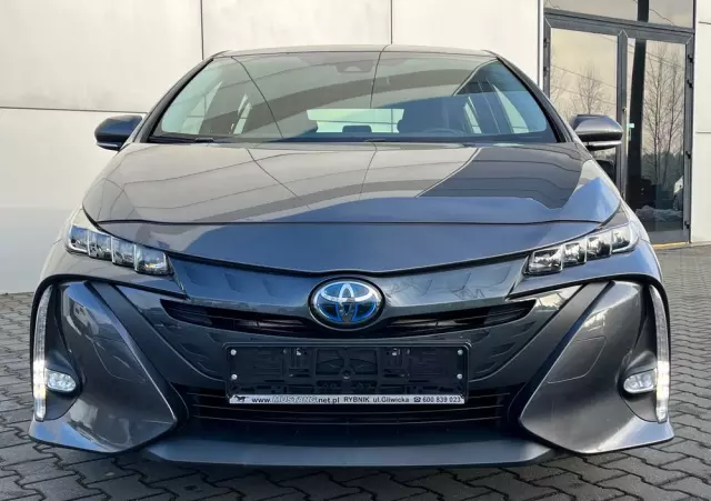 TOYOTA Prius Plug-in 1.8 Hybrid Prestige
