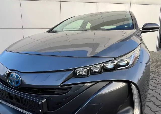 TOYOTA Prius Plug-in 1.8 Hybrid Prestige
