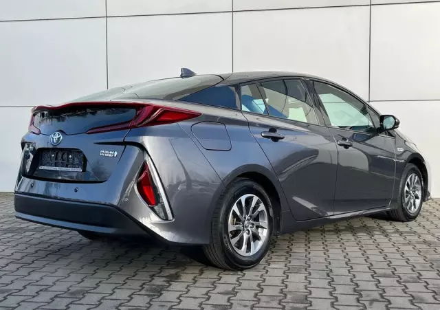 TOYOTA Prius Plug-in 1.8 Hybrid Prestige