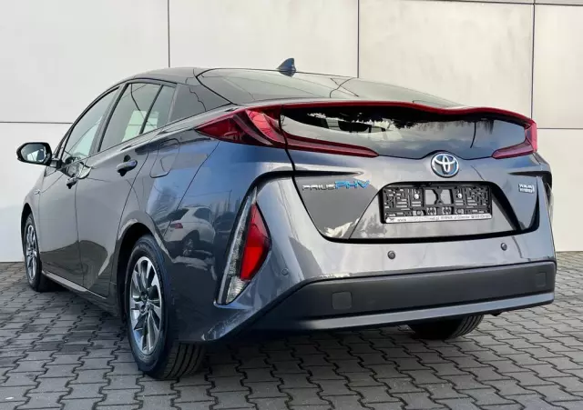 TOYOTA Prius Plug-in 1.8 Hybrid Prestige