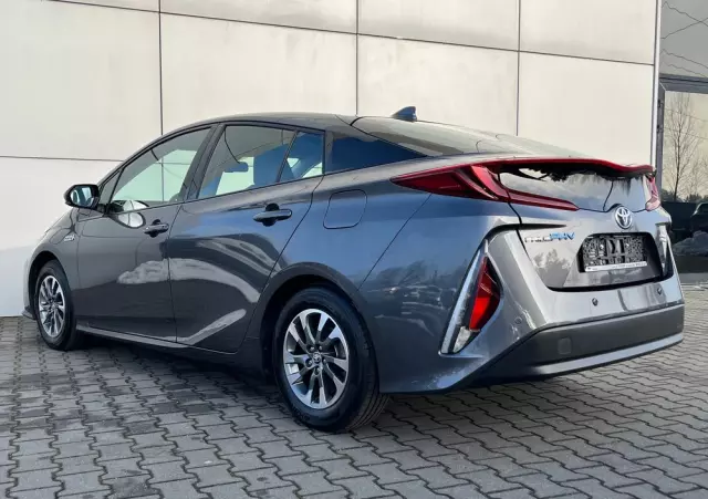 TOYOTA Prius Plug-in 1.8 Hybrid Prestige