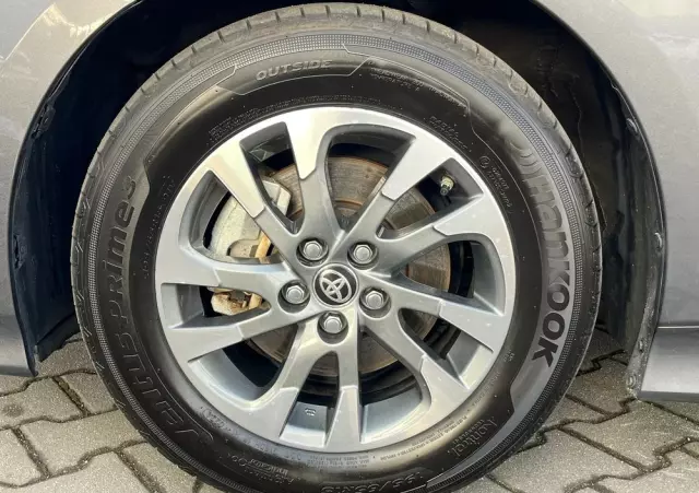 TOYOTA Prius Plug-in 1.8 Hybrid Prestige