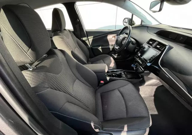 TOYOTA Prius Plug-in 1.8 Hybrid Prestige