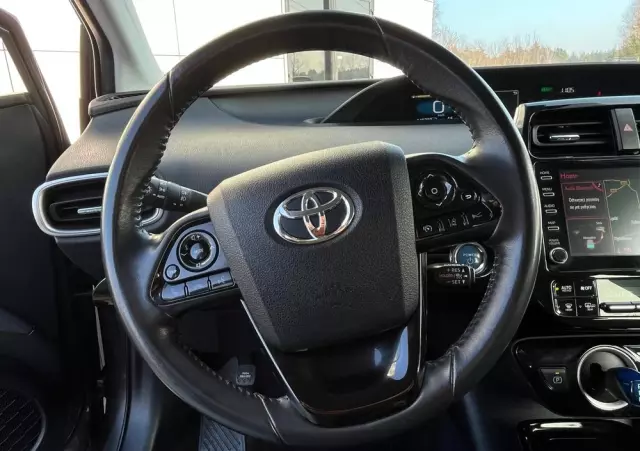 TOYOTA Prius Plug-in 1.8 Hybrid Prestige