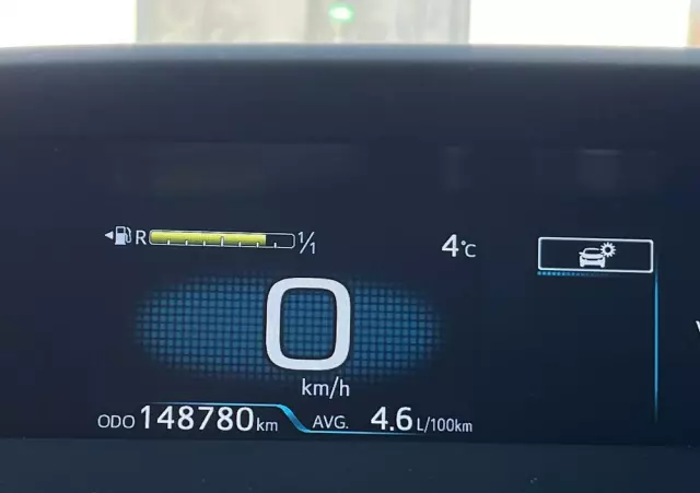 TOYOTA Prius Plug-in 1.8 Hybrid Prestige