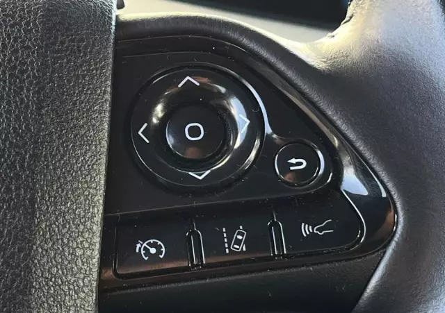 TOYOTA Prius Plug-in 1.8 Hybrid Prestige