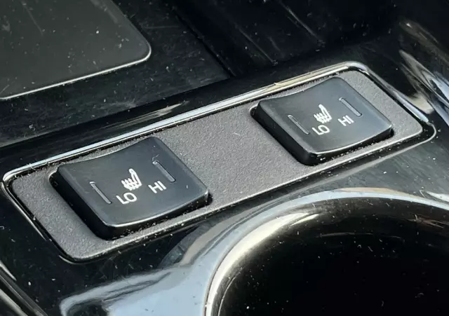 TOYOTA Prius Plug-in 1.8 Hybrid Prestige