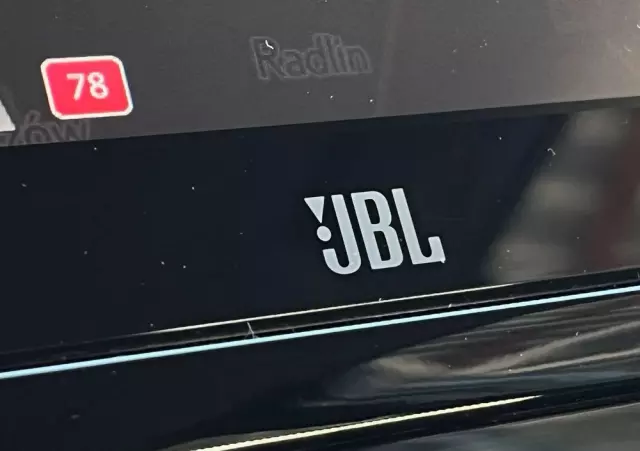 TOYOTA Prius Plug-in 1.8 Hybrid Prestige