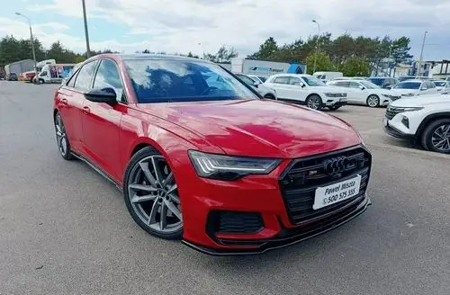 AUDI S6 