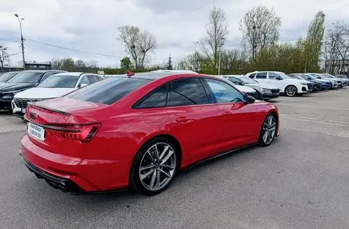 AUDI S6 