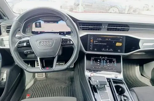 AUDI S6 