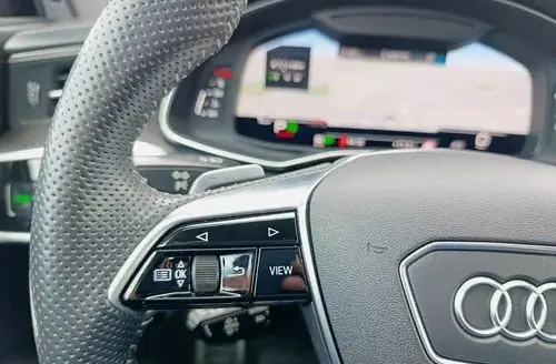 AUDI S6 