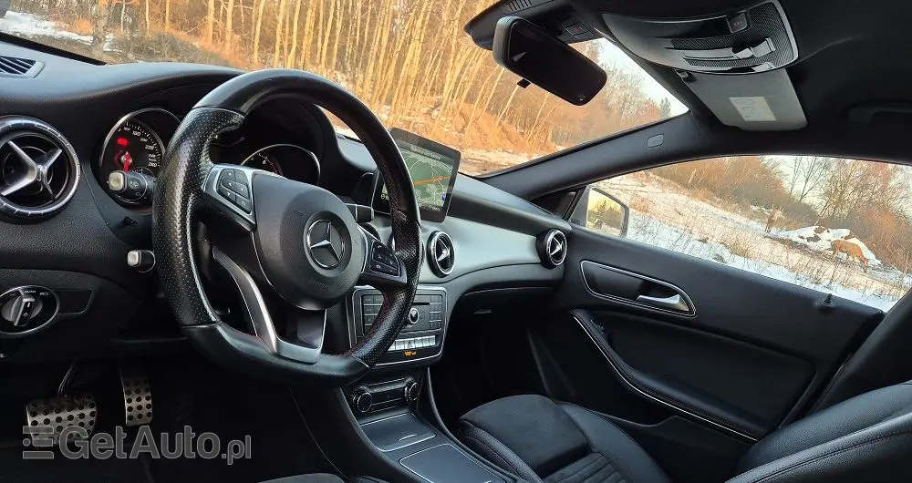 MERCEDES-BENZ CLA 180 7G-DCT AMG Line