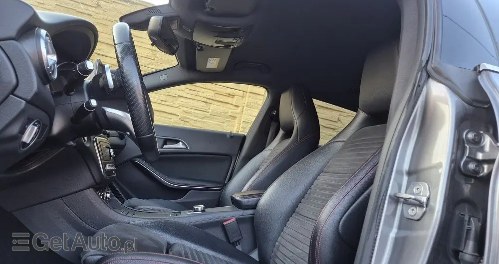 MERCEDES-BENZ CLA 180 7G-DCT AMG Line
