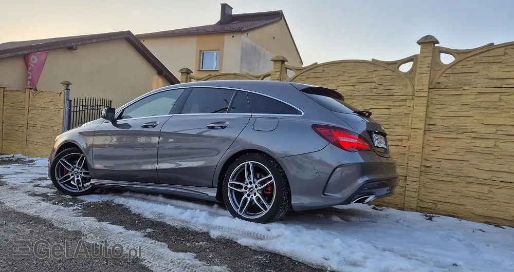 MERCEDES-BENZ CLA 180 7G-DCT AMG Line