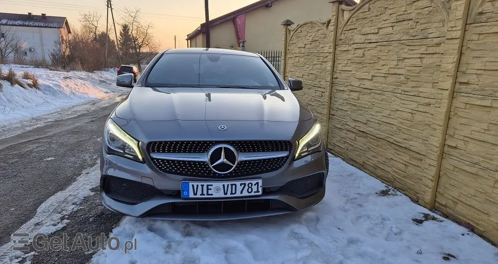 MERCEDES-BENZ CLA 180 7G-DCT AMG Line