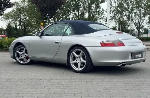 PORSCHE 911 Carrera 