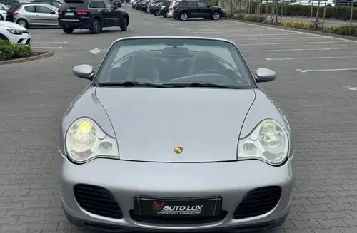 PORSCHE 911 Carrera 