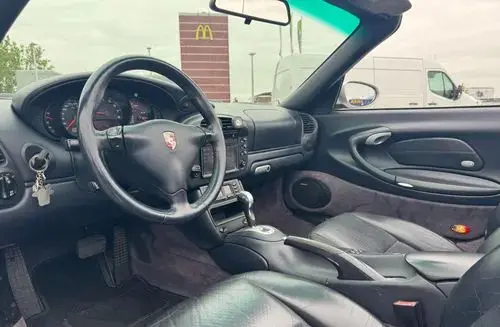 PORSCHE 911 Carrera 