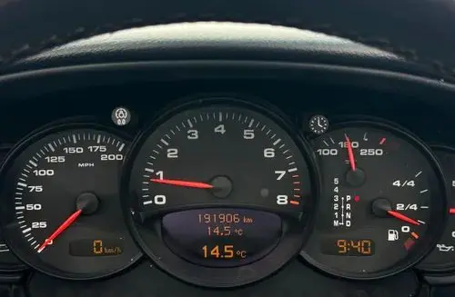 PORSCHE 911 Carrera 