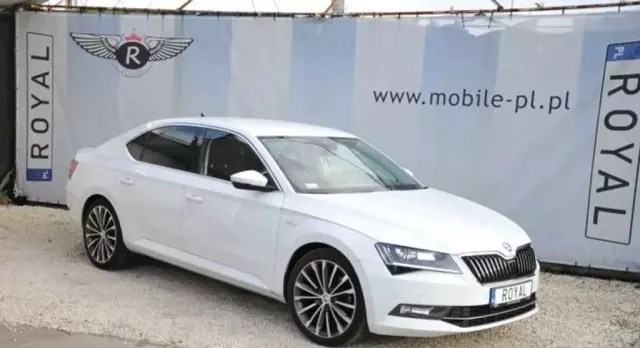 SKODA Superb 
