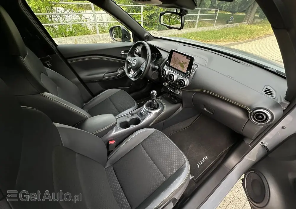 NISSAN Juke 1.0 DIG-T Kiiro