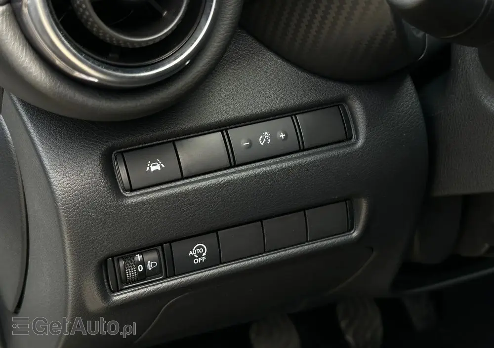 NISSAN Juke 1.0 DIG-T Kiiro