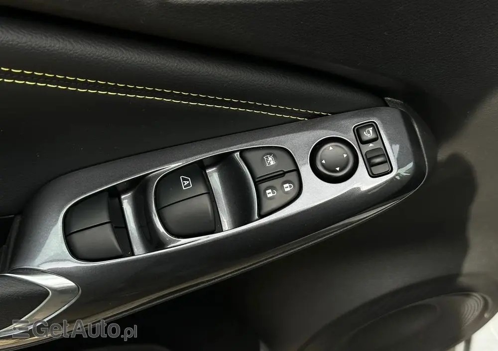 NISSAN Juke 1.0 DIG-T Kiiro