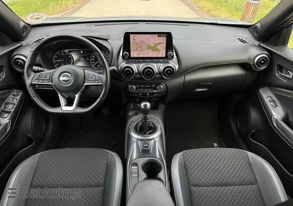 NISSAN Juke 1.0 DIG-T Kiiro