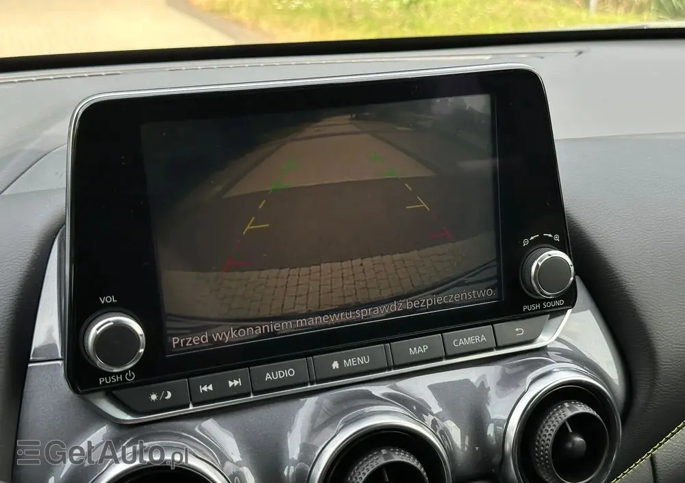 NISSAN Juke 1.0 DIG-T Kiiro