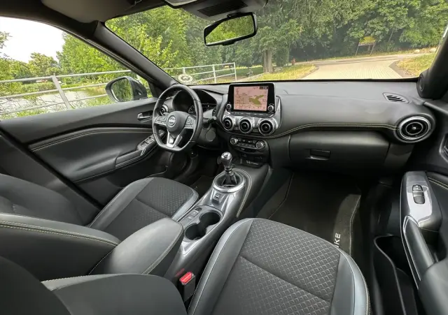 NISSAN Juke 1.0 DIG-T Kiiro