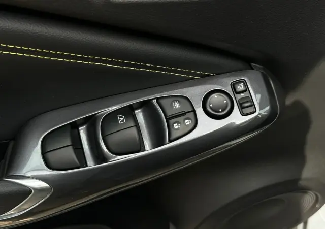 NISSAN Juke 1.0 DIG-T Kiiro