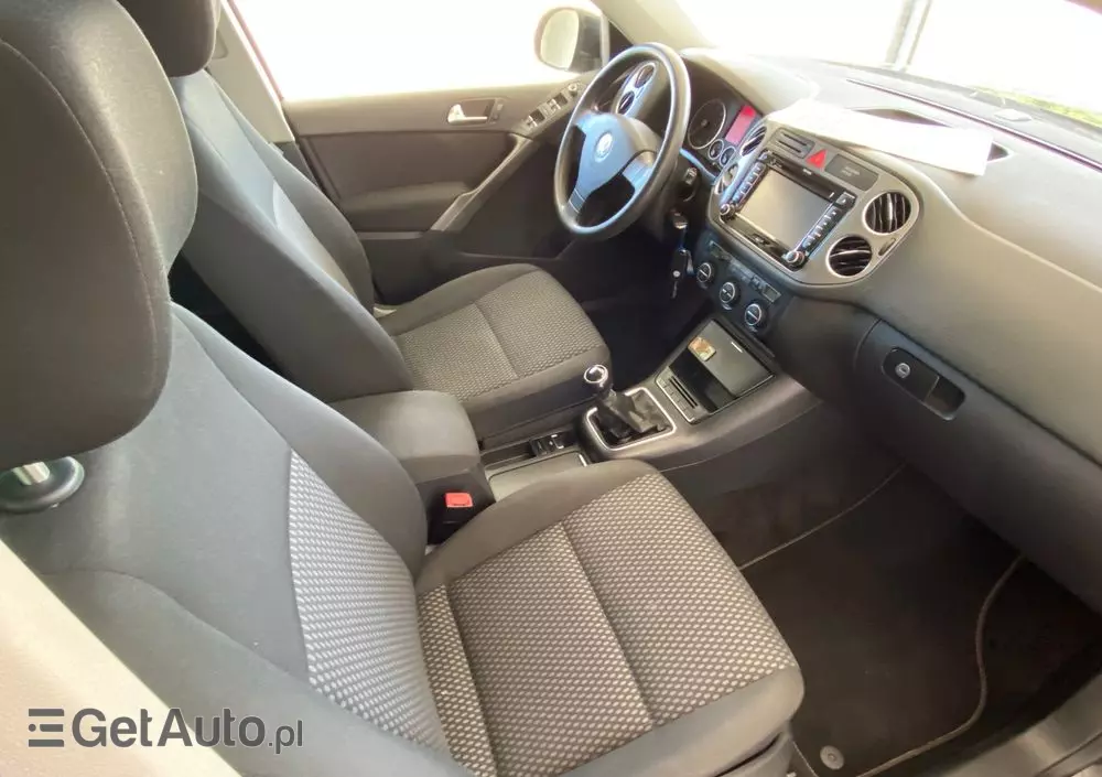 VOLKSWAGEN Tiguan 1.4 TSI BlueMotion Technology Trend & Fun
