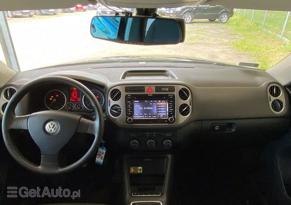 VOLKSWAGEN Tiguan 1.4 TSI BlueMotion Technology Trend & Fun