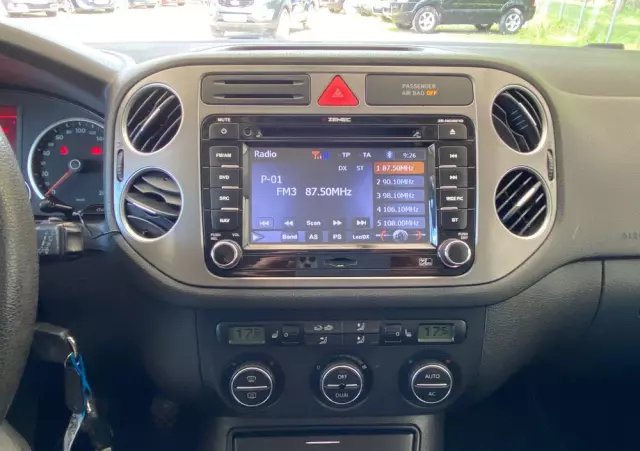 VOLKSWAGEN Tiguan 1.4 TSI BlueMotion Technology Trend & Fun