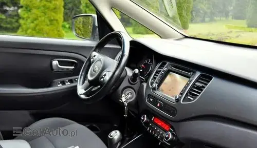 KIA Carens 
