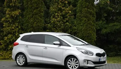 KIA Carens 