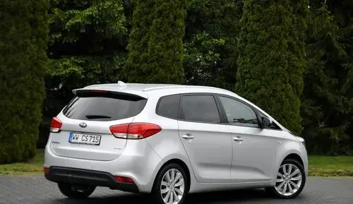 KIA Carens 