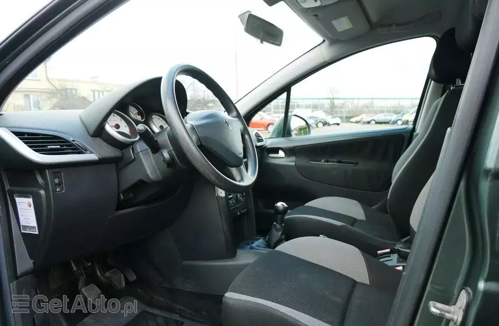 PEUGEOT 207 
