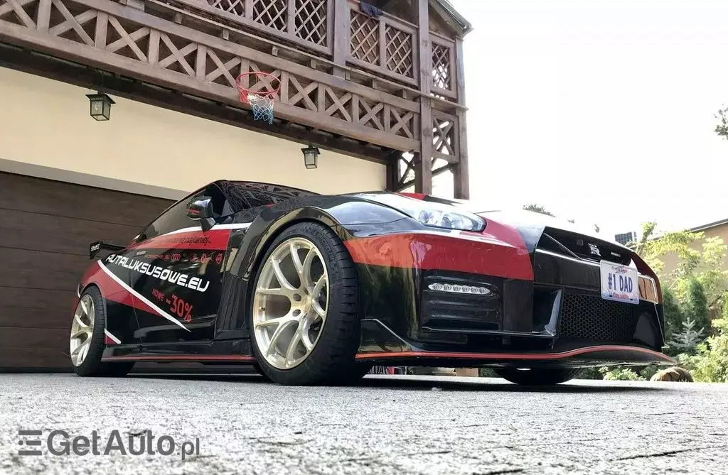 NISSAN Gt-r 