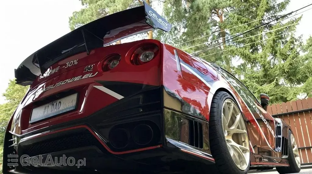 NISSAN Gt-r 
