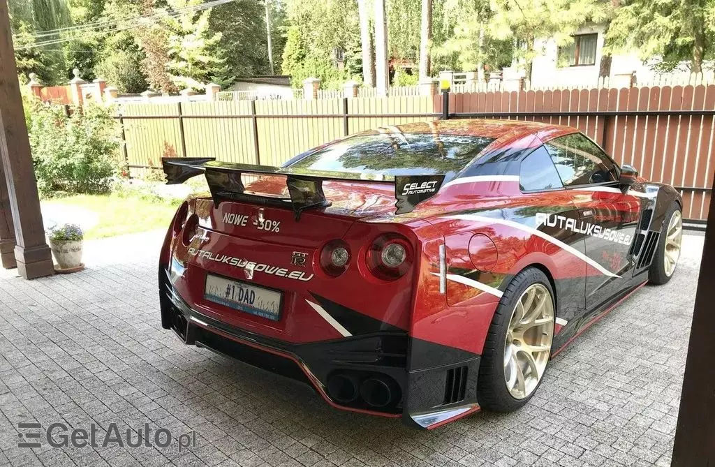 NISSAN Gt-r 