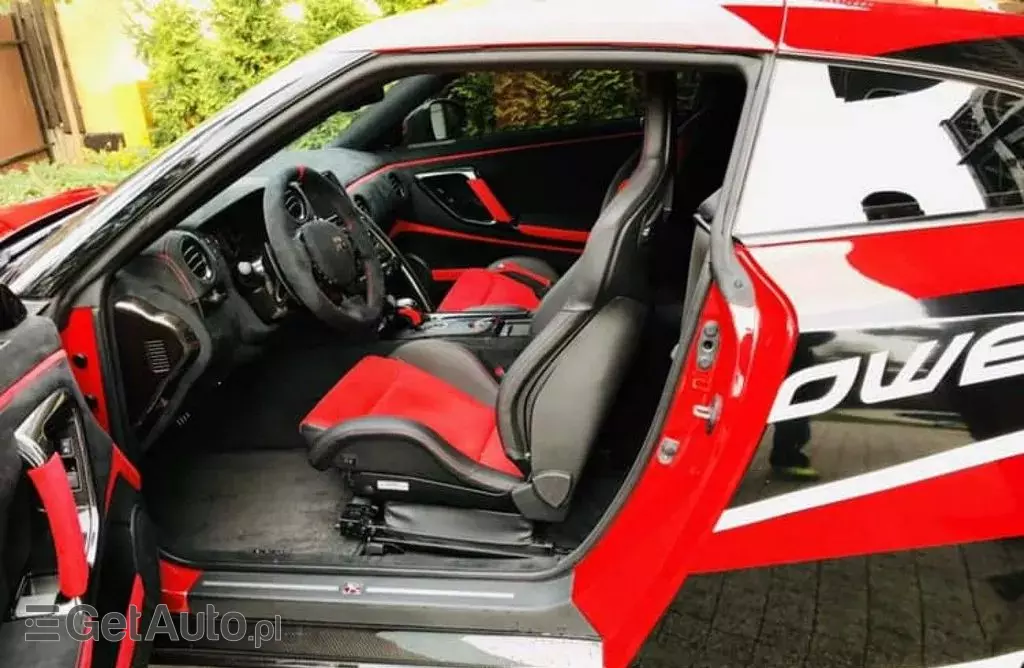 NISSAN Gt-r 