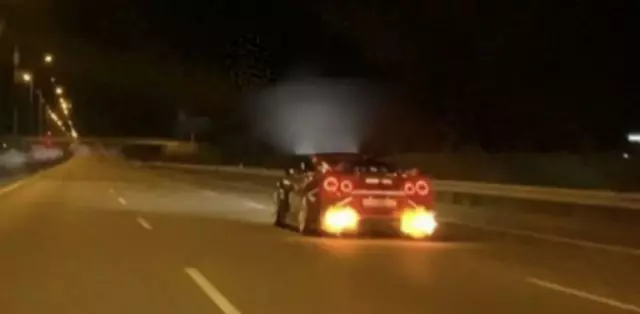 NISSAN Gt-r 